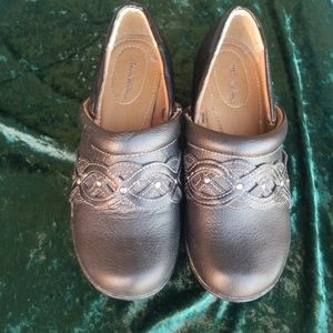 Thom McAn Shoes Size 6M